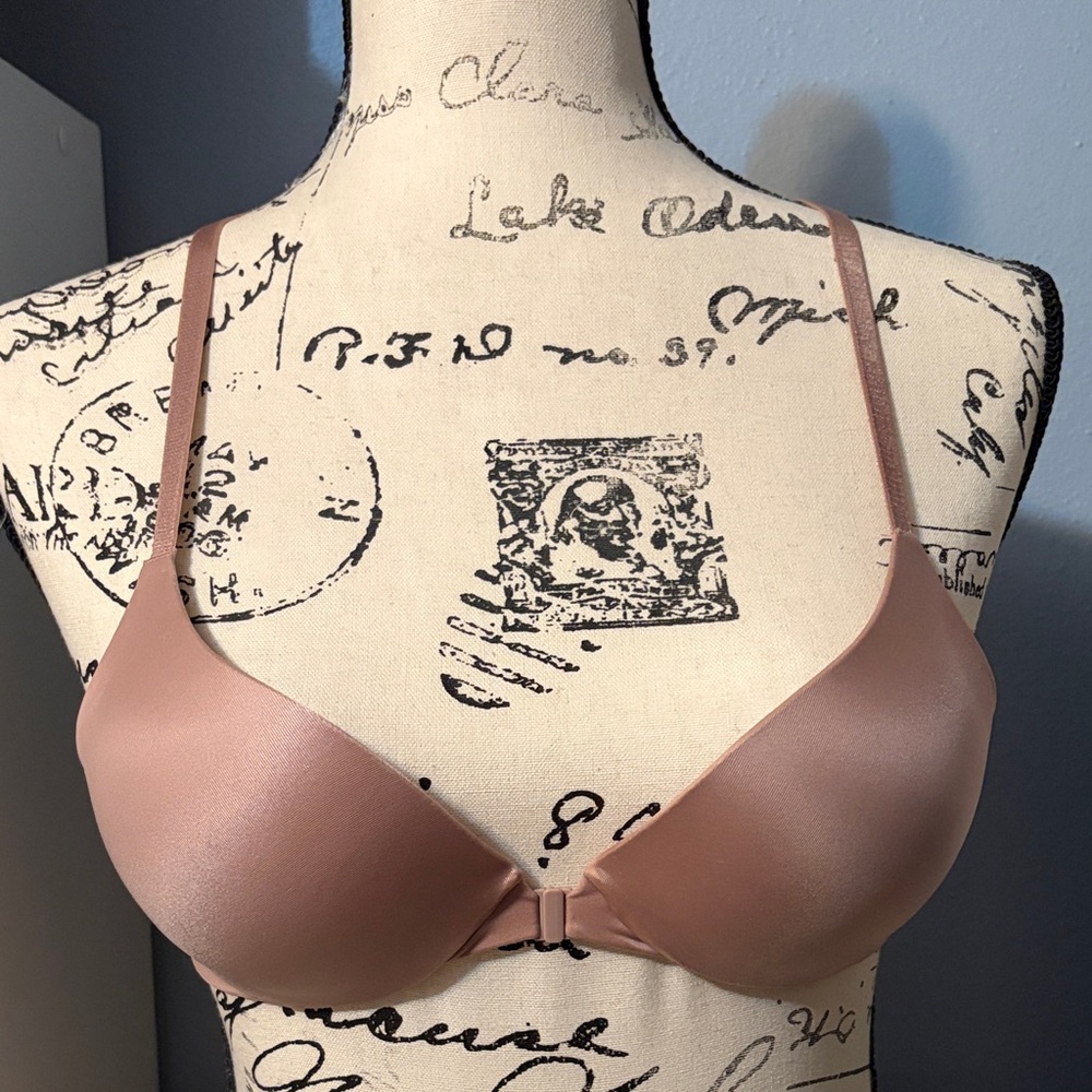 Elegant Tan/Pink Women's Bra Victoria Secret 32A Push up, Add 1.5 cup size